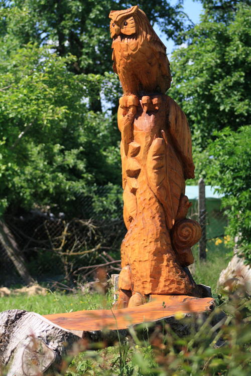 Eulenfigur als Grillplatz